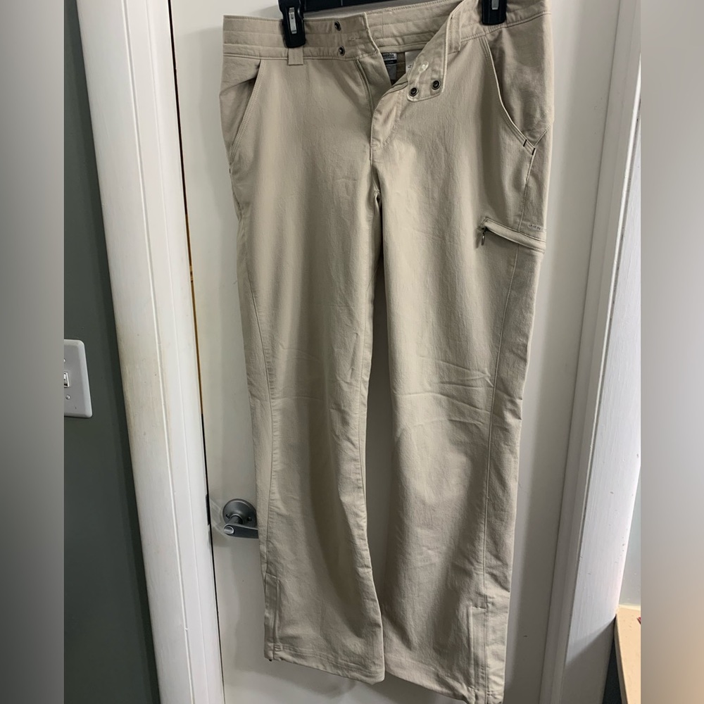 Columbia Titanium Omni-shade pants. Size 8. Never worn